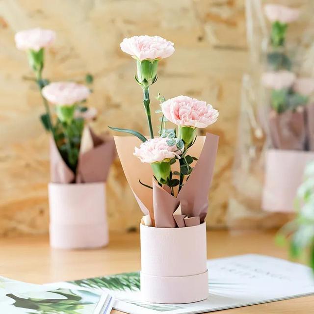 “三八节”春花斗艳叮咚买菜郁金香礼品花束成爆款(图2)