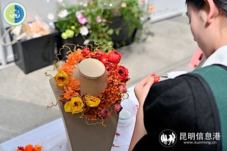 2023年昆明市职业技能竞赛暨插花花艺师竞赛圆满落幕(图4)