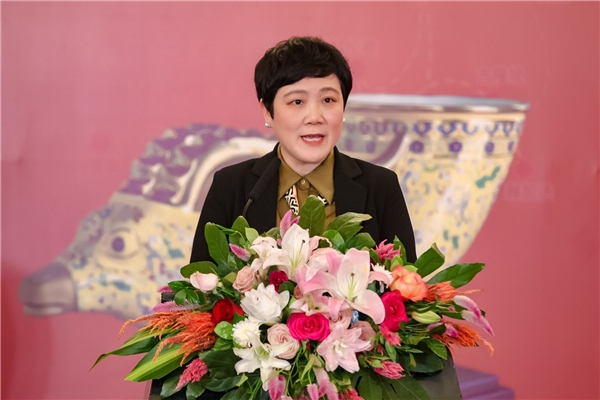 “一带一路”倡议提出十周年官方指定礼品《五洲同心》——盛世珐琅荣华尊在京发布(图4)