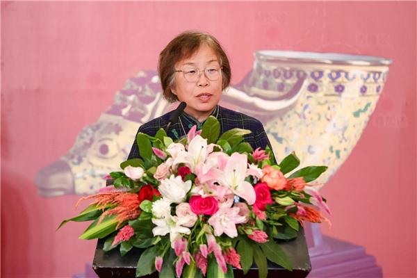 “一带一路”倡议提出十周年官方指定礼品《五洲同心》——盛世珐琅荣华尊在京发布(图5)