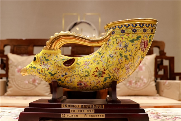 “一带一路”倡议提出十周年官方指定礼品《五洲同心》——盛世珐琅荣华尊在京发布(图9)