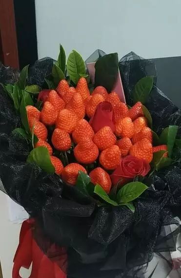玫瑰花买不起？硬核情人节礼物“玫瑰白菜”了解一下！(图2)