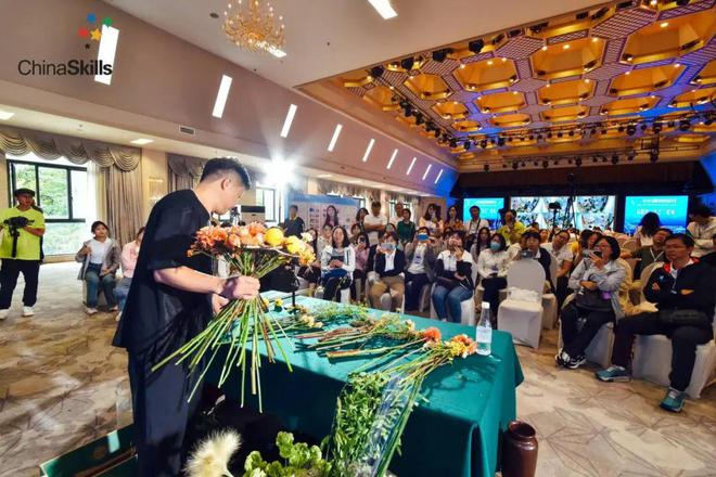 技能让生活更美好！2023年全国职业院校技能大赛高职组“花艺”赛项在昆明举行(图4)