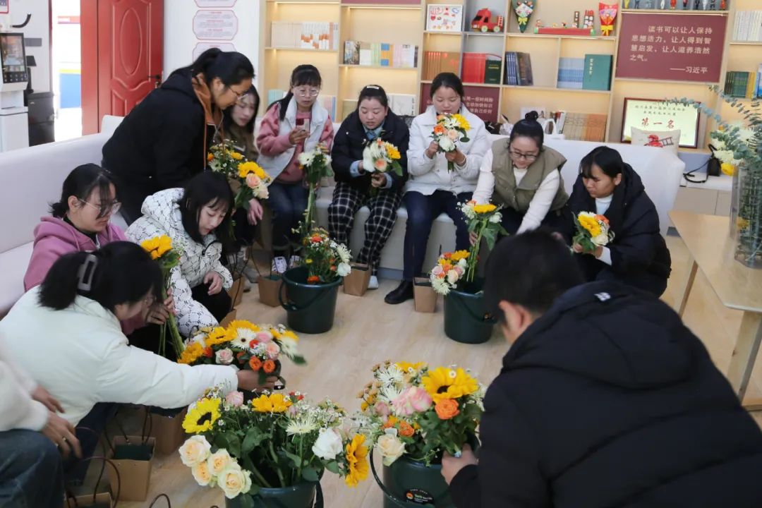共青团剑川县委举办2023年“提升技能水平助力青年创业就业”茶艺、花艺培训班(图2)