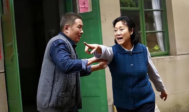 “儿子通知儿媳取消AA让她卖房给我看病”“你早没儿媳了！”(图12)