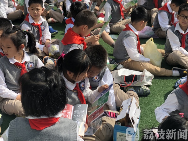 垃圾换鲜花？ 母亲节礼物我帮你准备！(图2)