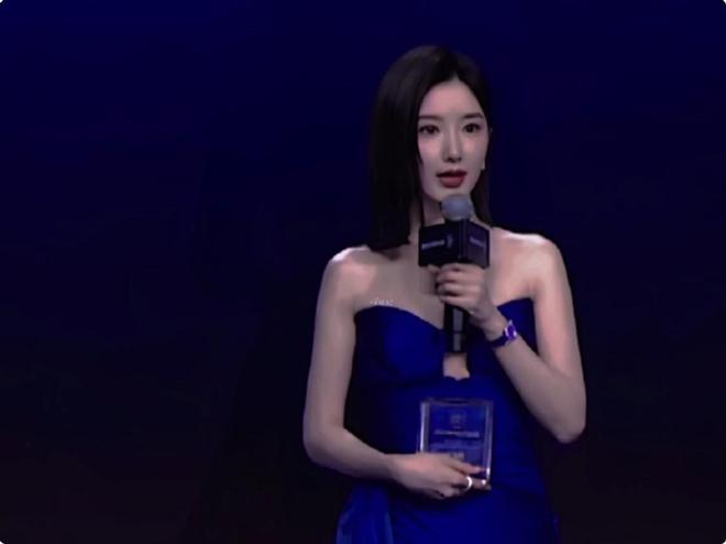 北京这一夜女星告诉你：“干干瘪瘪”不叫美珠圆玉润才更有韵味(图15)
