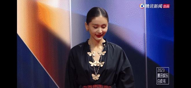 北京这一夜女星告诉你：“干干瘪瘪”不叫美珠圆玉润才更有韵味(图13)