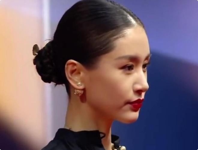北京这一夜女星告诉你：“干干瘪瘪”不叫美珠圆玉润才更有韵味(图14)