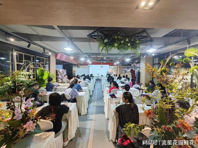 云南国色添香花艺培训用心感受用花艺装点你的生活(图2)