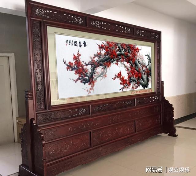 学校校庆送什么礼物好？这款实在的汴绣校庆礼品感受满满的爱(图5)
