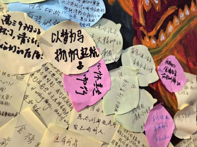 有鲜花和礼物更有责任与担当！松江二中这场“成人礼”仪式感十足(图3)