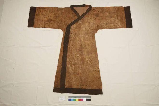 绝美！来自荆州的华服惊艳海外(图3)