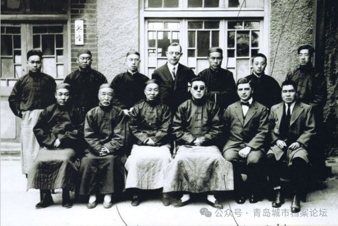 西镇人物一一礼贤中学美术教员、画家牟贡夫(图3)