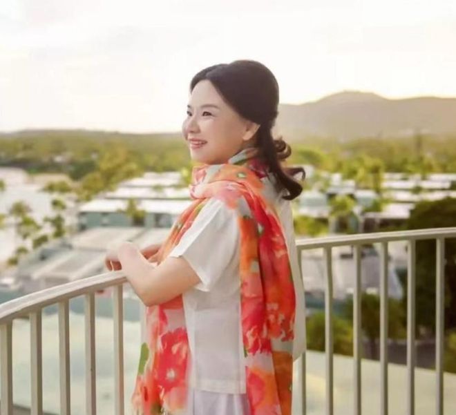 纪实浙江女首富何巧女身价300亿赴美捐款96亿如今在负债200亿(图2)