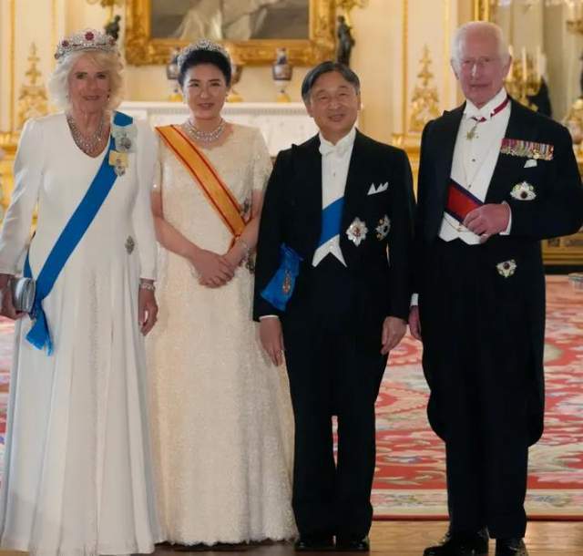 61岁雅子皇后出访英国在国宴上出尽风头纪子妃根本比不了(图2)
