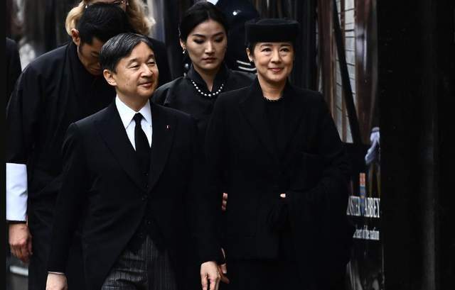 61岁雅子皇后出访英国在国宴上出尽风头纪子妃根本比不了(图4)
