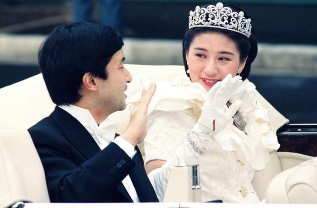 61岁雅子皇后出访英国在国宴上出尽风头纪子妃根本比不了(图11)
