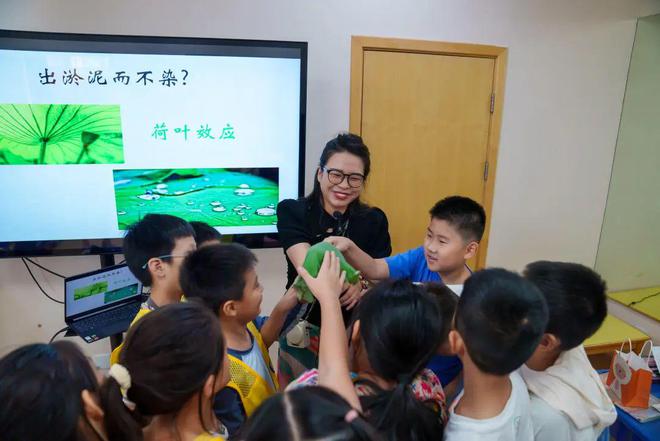 探索植物奥秘“花”式活动送进暑托班(图4)