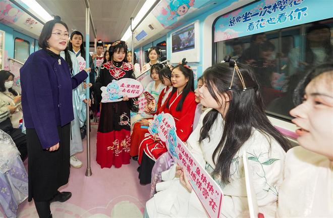 荆楚好老师群星计划 让古代文学活起来她把课堂开进公园、博物馆、社区……(图7)
