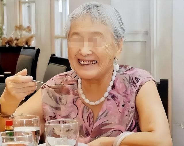 32岁导游接近79岁富婆并同居与妻子合谋骗2亿家产现状让人唏嘘(图3)